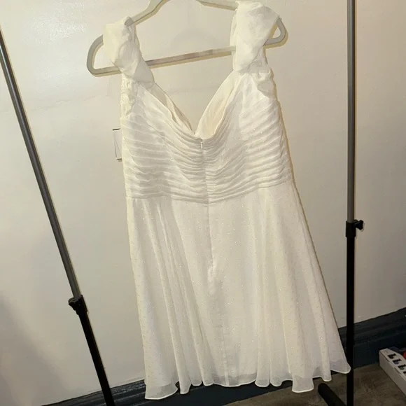 Elegant White Dress - Picture 8 of 8